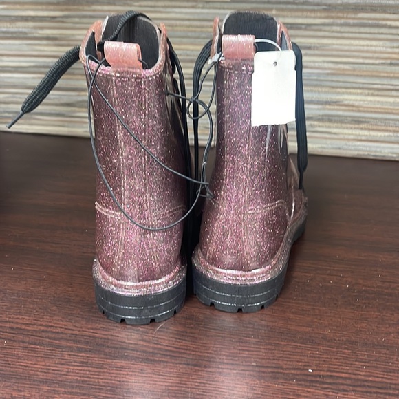 SPLASH boots for the little princess! Perfect for fall/spring - Picture 4 of 6